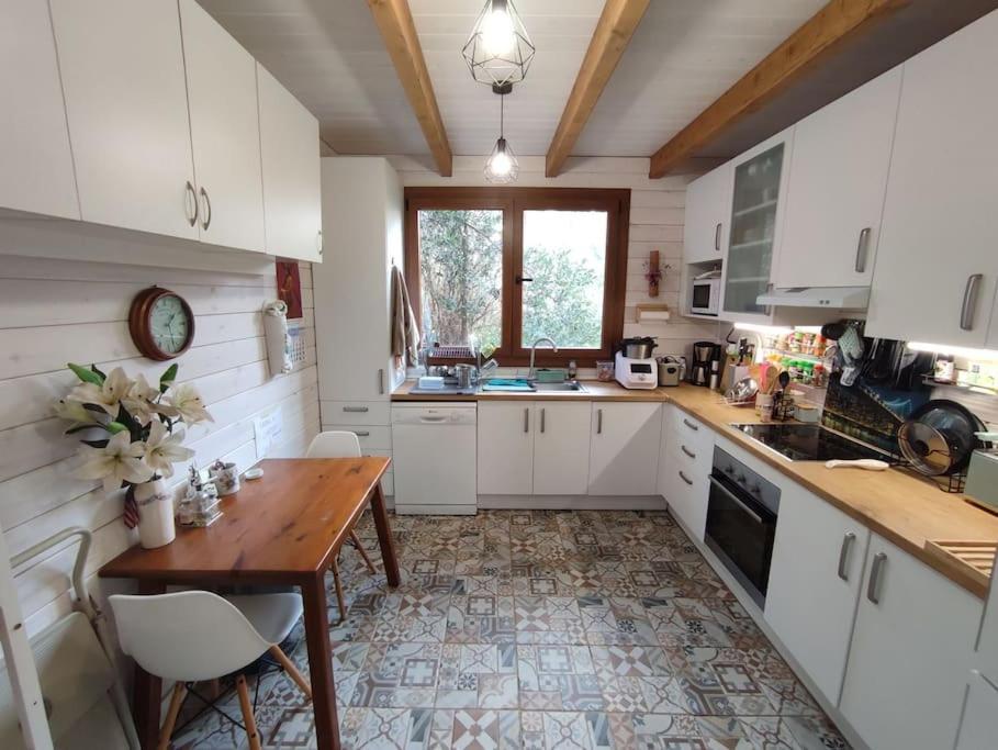 Preciosa Con Piscina Y Barbacoa Villa